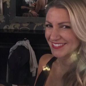 Meet your Posher, Angela